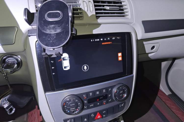 Used Mercedes-Benz R-Class 2011 R 300 L Business Model Audio And AC Panel