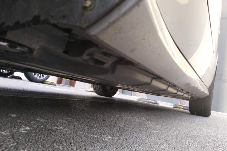 Used Mercedes-Benz R-Class 2011 R 350 L 4MATIC Chassis Front Left