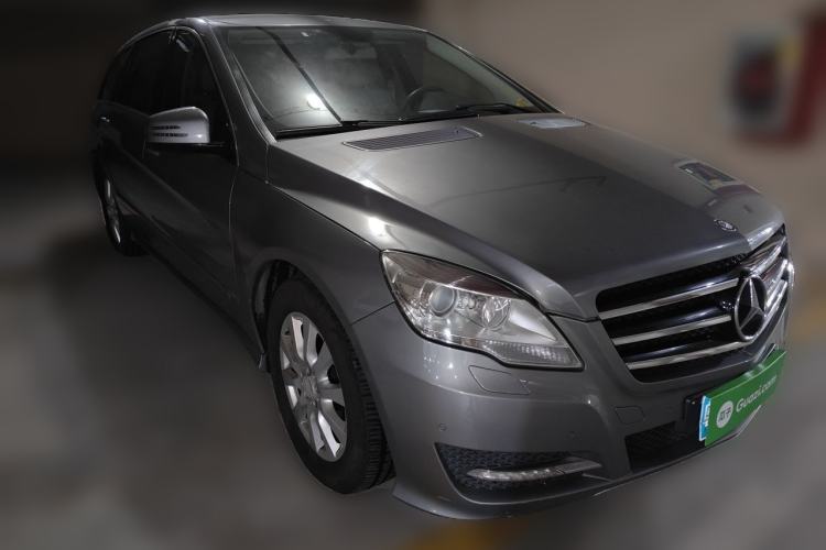 Used Mercedes-Benz R-Class 2011 R 300 L Business Model Front Right 45 Deg