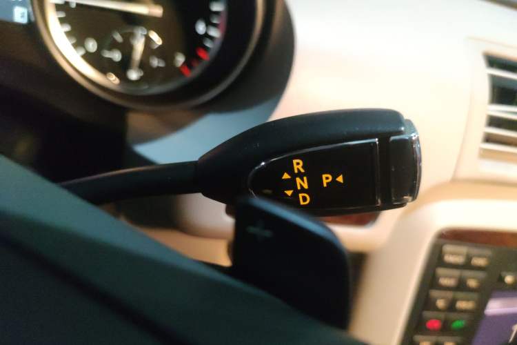 Used Mercedes-Benz R-Class 2011 R 350 L 4MATIC Gear Lever