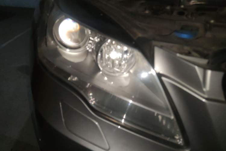 Used Mercedes-Benz R-Class 2011 R 350 L 4MATIC Right Front Headlight