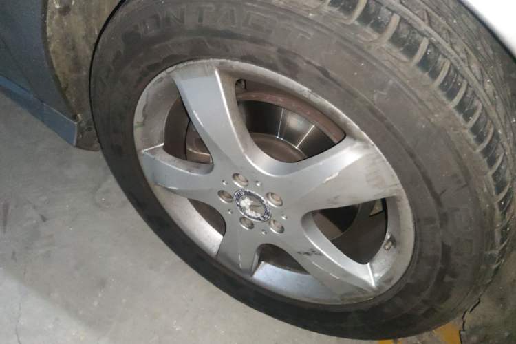 Used Mercedes-Benz R-Class 2011 R 350 L 4MATIC Right Front Wheel Hub
