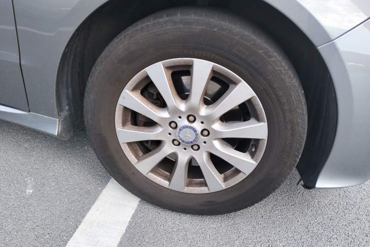 Used Mercedes-Benz R-Class 2011 R 350 L 4MATIC Right Front Wheel Hub