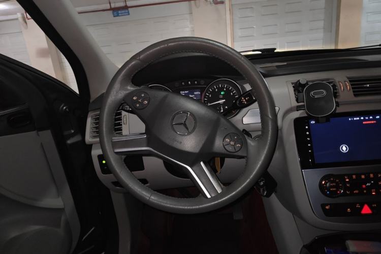 Used Mercedes-Benz R-Class 2011 R 300 L Business Model Steering Wheel