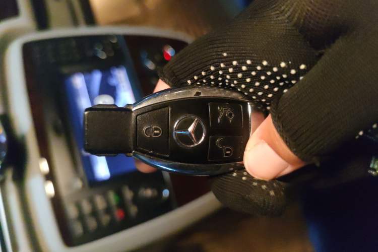 Used Mercedes-Benz R-Class 2011 R 350 L 4MATIC Vehicle Key