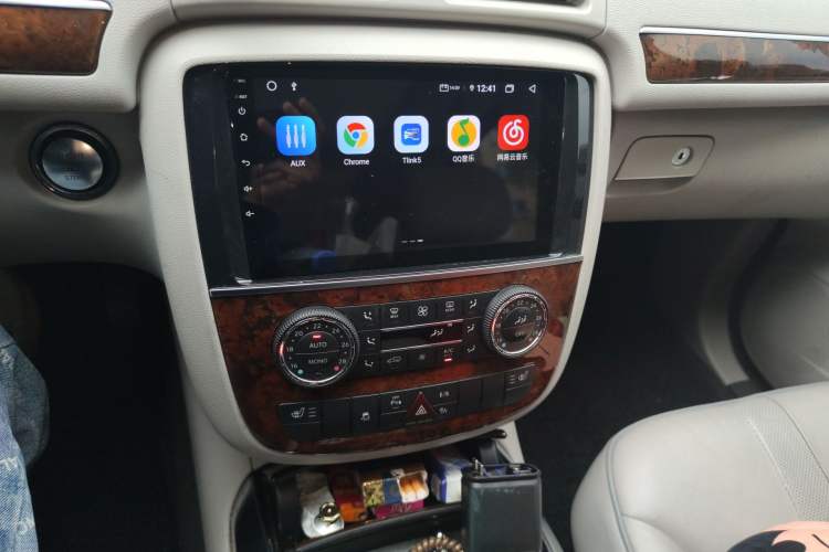 Used Mercedes-Benz R-Class 2011 R 350 L 4MATIC Audio And AC Panel