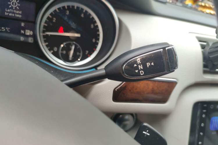 Used Mercedes-Benz R-Class 2011 R 350 L 4MATIC Gear Lever