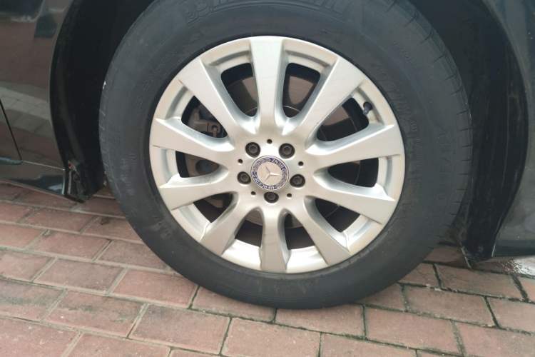 Used Mercedes-Benz R-Class 2011 R 350 L 4MATIC Right Front Wheel Hub