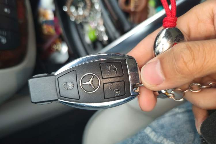 Used Mercedes-Benz R-Class 2011 R 350 L 4MATIC Vehicle Key