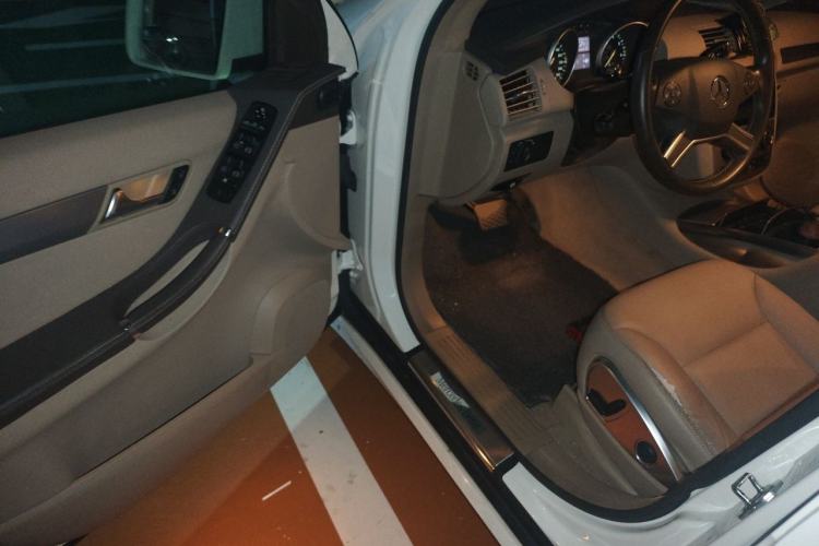 Used Mercedes-Benz R-Class 2011 R 300 L Business Model Driver Seat