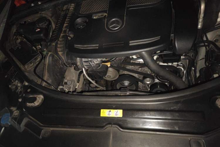 Used Mercedes-Benz R-Class 2011 R 350 L 4MATIC Engine Bay