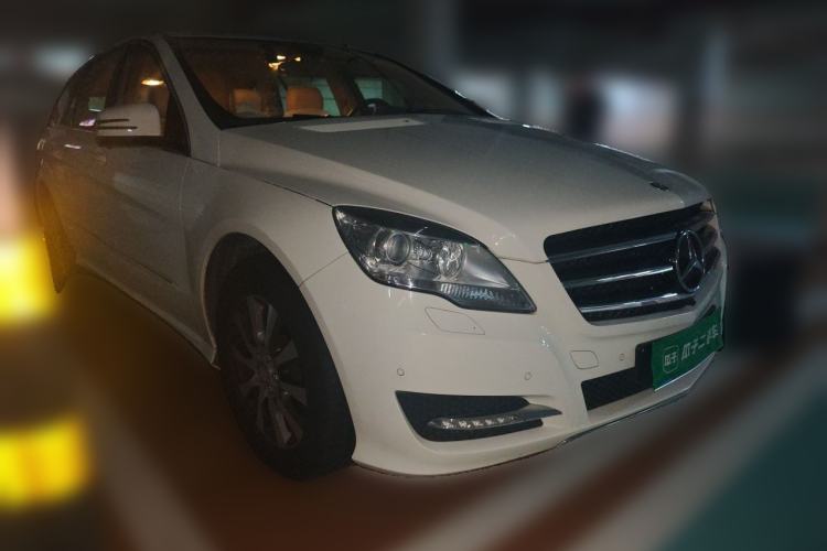 Used Mercedes-Benz R-Class 2011 R 300 L Business Model Front Right 45 Deg