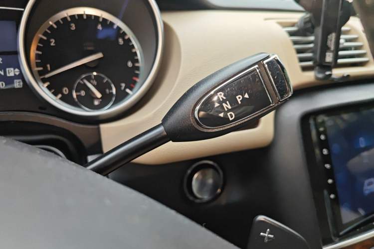 Used Mercedes-Benz R-Class 2011 R 350 L 4MATIC Gear Lever