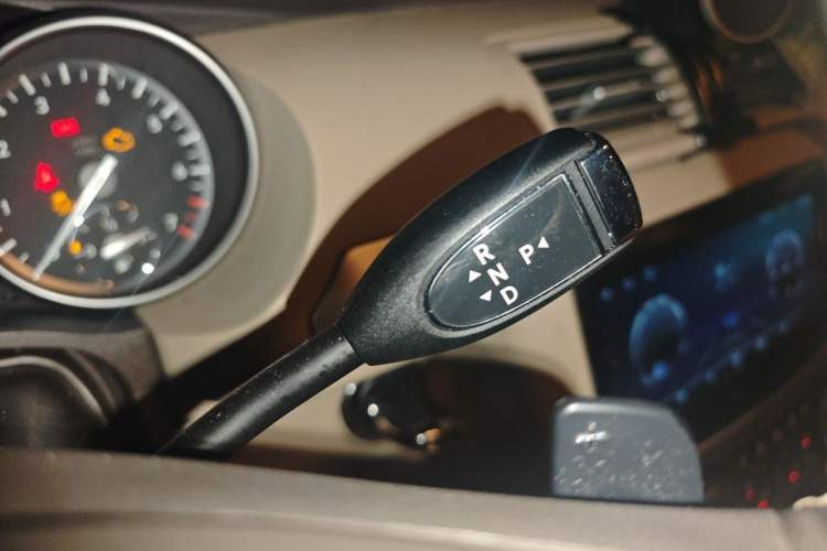 Used Mercedes-Benz R-Class 2011 R 300 L Business Model Gear Lever