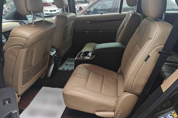 Used Mercedes-Benz R-Class 2011 R 350 L 4MATIC Interior 1