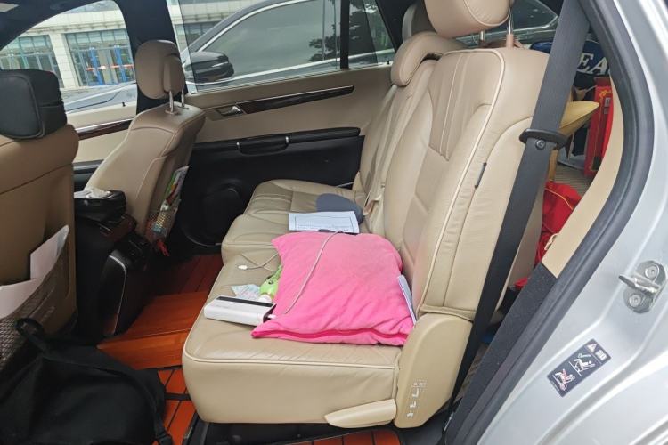 Used Mercedes-Benz R-Class 2011 R 350 L 4MATIC Left Rear Seat