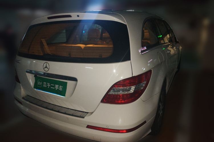 Used Mercedes-Benz R-Class 2011 R 300 L Business Model Rear Right 45 Deg