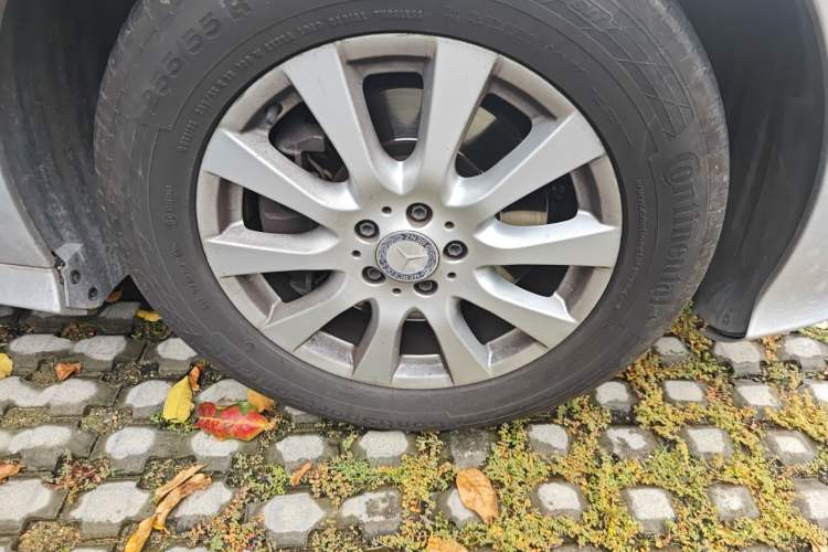 Used Mercedes-Benz R-Class 2011 R 350 L 4MATIC Right Front Wheel Hub
