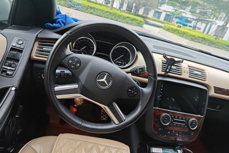 Used Mercedes-Benz R-Class 2011 R 350 L 4MATIC Steering Wheel
