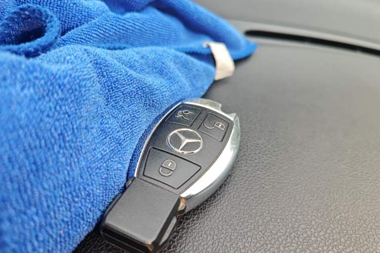 Used Mercedes-Benz R-Class 2011 R 350 L 4MATIC Vehicle Key