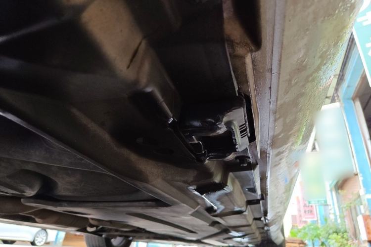 Used Mercedes-Benz R-Class 2011 R 350 L 4MATIC Chassis Rear Right