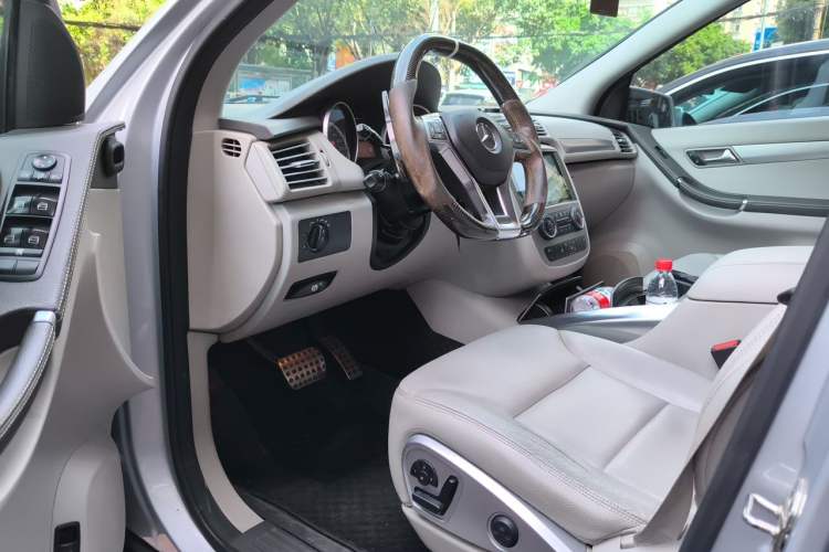 Used Mercedes-Benz R-Class 2011 R 300 L Business Model Driver Seat