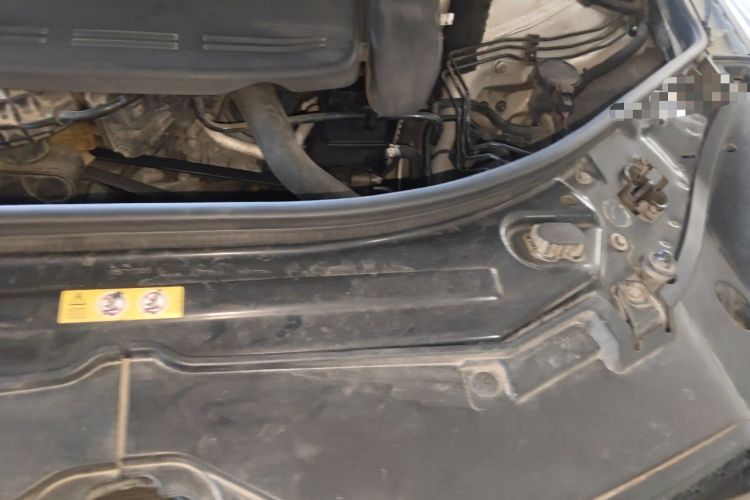 Used Mercedes-Benz R-Class 2011 R 350 L 4MATIC Engine Bay Left
