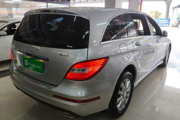 Used Mercedes-Benz R-Class 2011 R 350 L 4MATIC Exterior 5