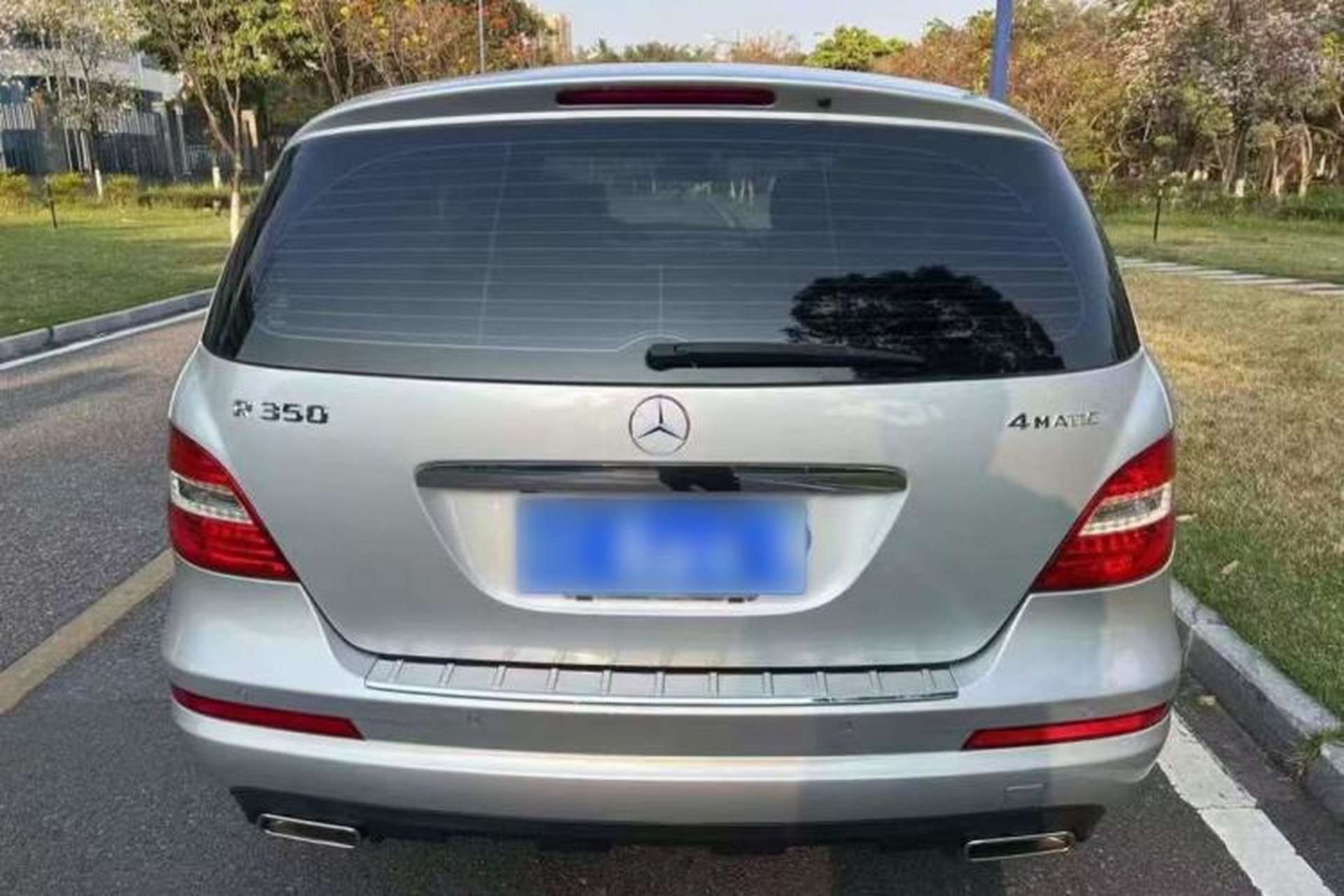 Used Mercedes-Benz R-Class 2011 R 350 L 4MATIC Exterior 7