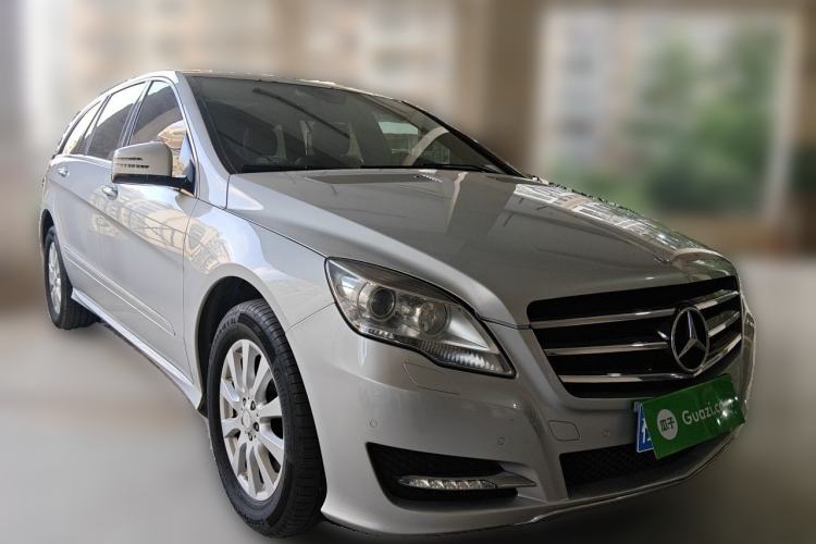 Used Mercedes-Benz R-Class 2011 R 350 L 4MATIC Front Right 45 Deg