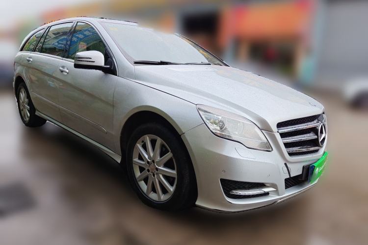 Used Mercedes-Benz R-Class 2011 R 350 L 4MATIC Front Right 45 Deg
