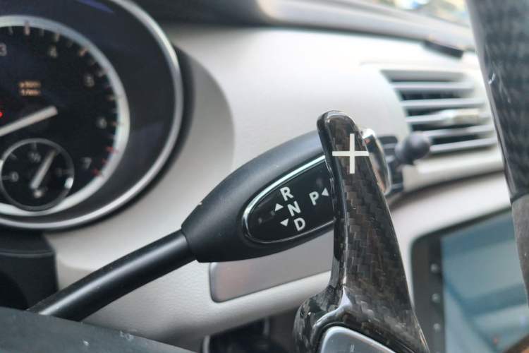 Used Mercedes-Benz R-Class 2011 R 300 L Business Model Gear Lever