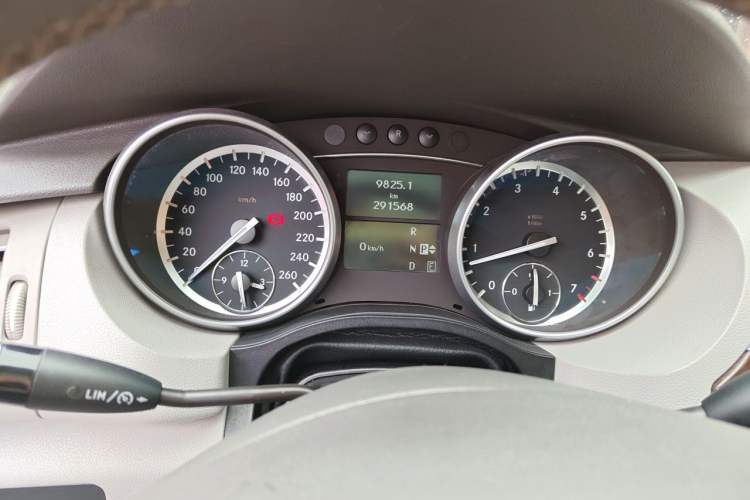 Used Mercedes-Benz R-Class 2011 R 350 L 4MATIC Instrument Cluster