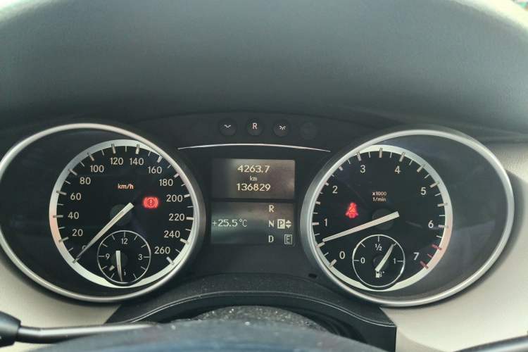 Used Mercedes-Benz R-Class 2011 R 300 L Business Model Instrument Cluster