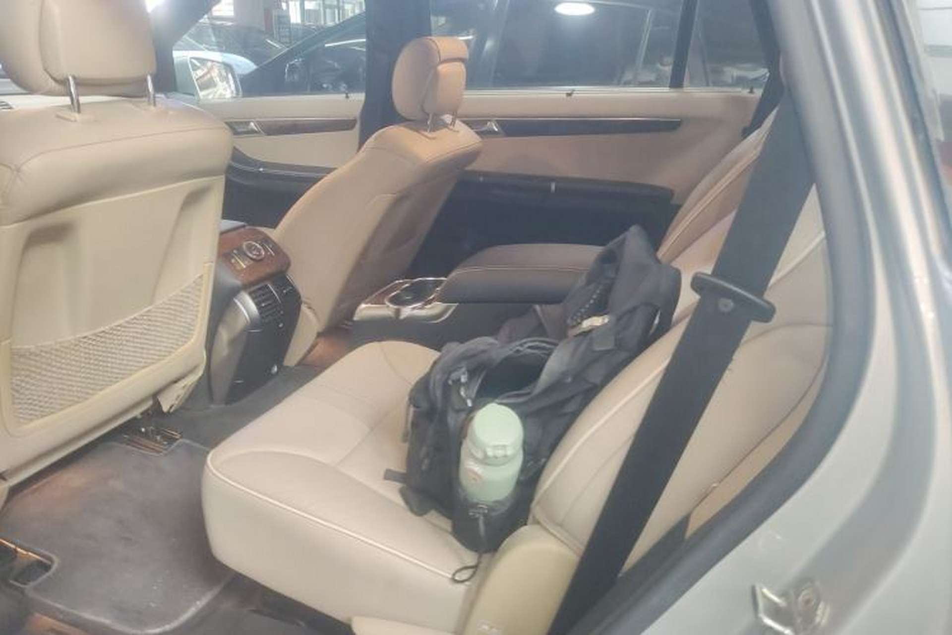 Used Mercedes-Benz R-Class 2011 R 350 L 4MATIC Interior 4