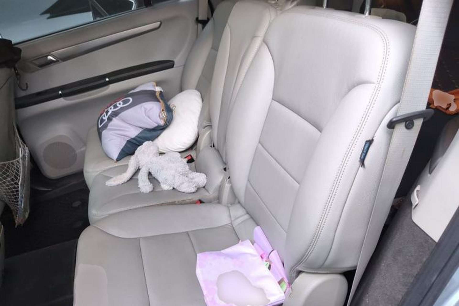 Used Mercedes-Benz R-Class 2011 R 300 L Business Model Left Rear Seat