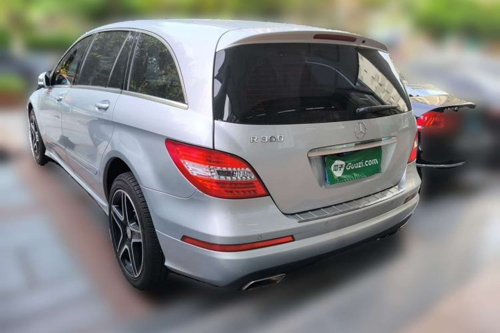 Used Mercedes-Benz R-Class 2011 R 300 L Business Model Rear Left 45 Deg