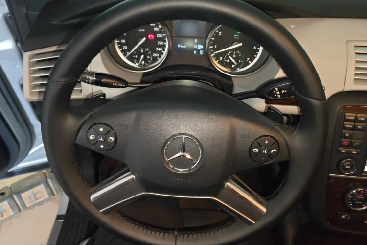 Used Mercedes-Benz R-Class 2011 R 350 L 4MATIC Steering Wheel