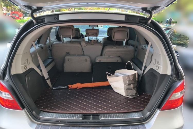 Used Mercedes-Benz R-Class 2011 R 300 L Business Model Trunk