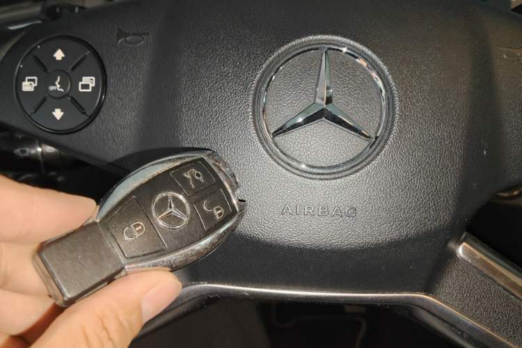 Used Mercedes-Benz R-Class 2011 R 350 L 4MATIC Vehicle Key