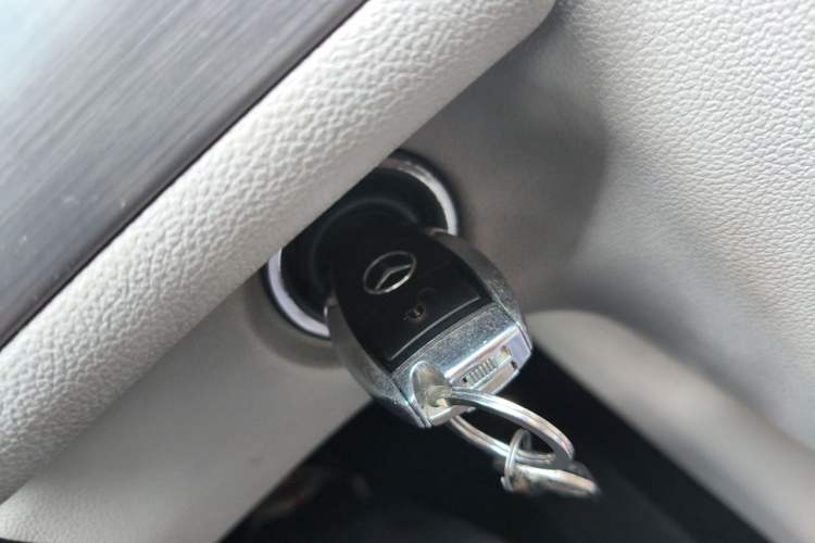 Used Mercedes-Benz R-Class 2011 R 300 L Business Model Vehicle Key