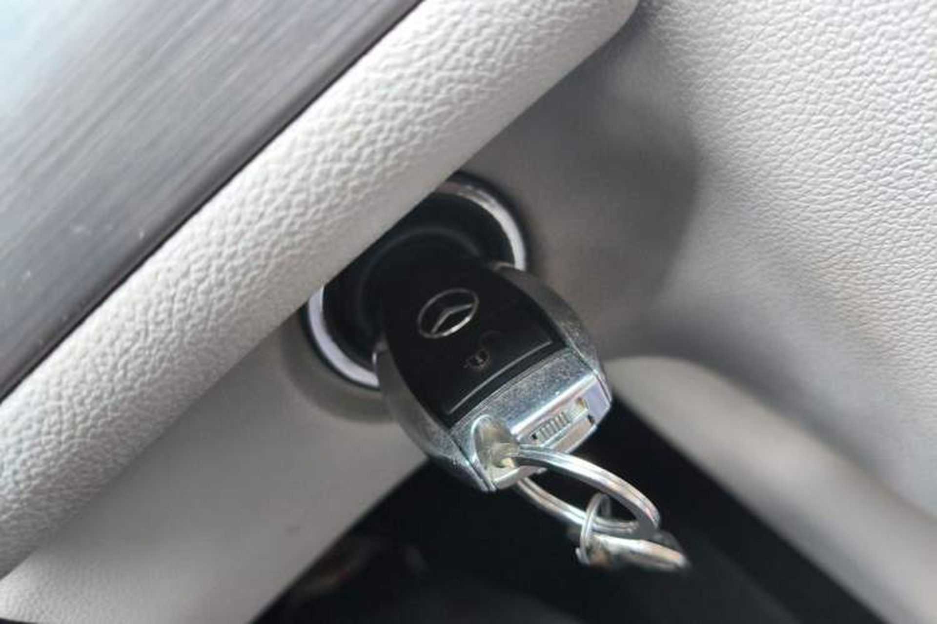 Used Mercedes-Benz R-Class 2011 R 300 L Business Model Vehicle Key