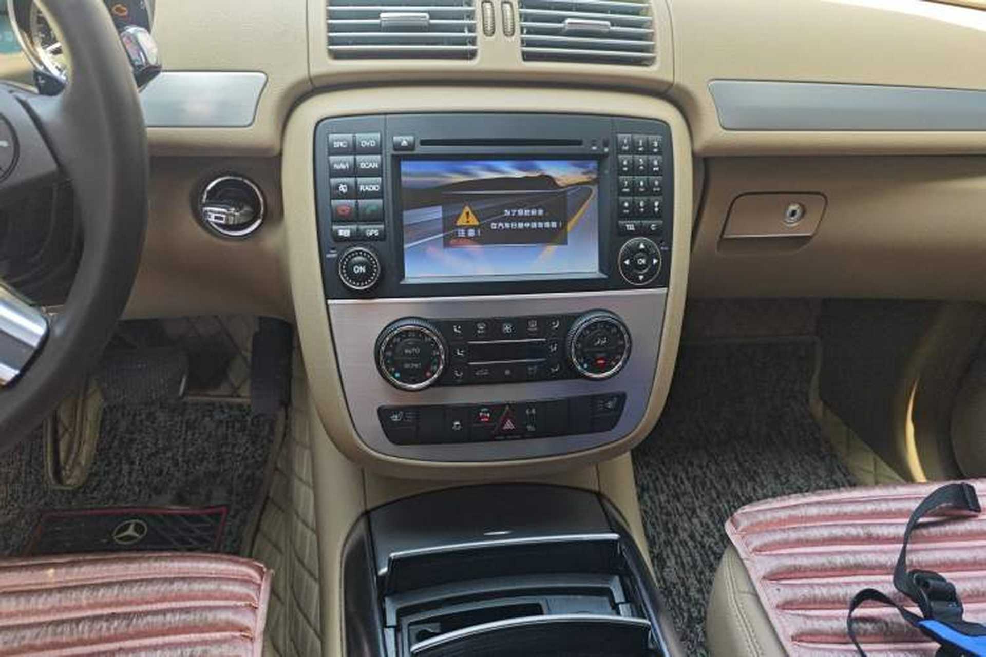 Used Mercedes-Benz R-Class 2011 R 300 L Business Model Audio And AC Panel