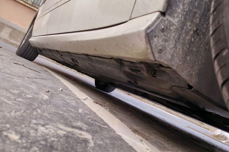 Used Mercedes-Benz R-Class 2011 R 300 L Business Model Chassis Front Right