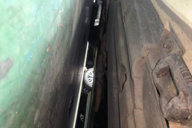 Used Mercedes-Benz R-Class 2011 R 350 L 4MATIC Chassis Front Right