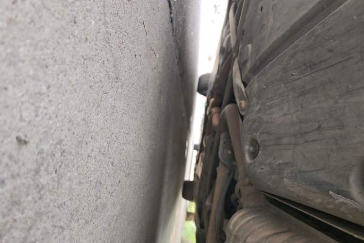 Used Mercedes-Benz R-Class 2011 R 350 L 4MATIC Chassis Rear