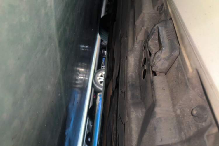 Used Mercedes-Benz R-Class 2011 R 350 L 4MATIC Chassis Rear Left