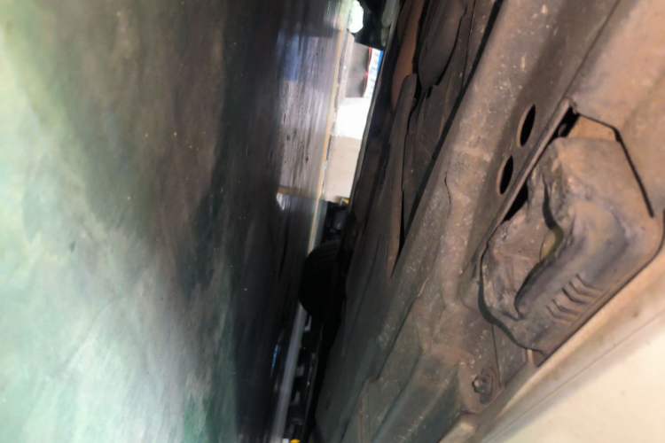 Used Mercedes-Benz R-Class 2011 R 350 L 4MATIC Chassis Rear Right