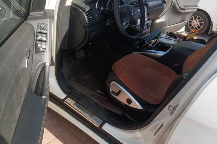 Used Mercedes-Benz R-Class 2011 R 300 L Business Model Driver Seat