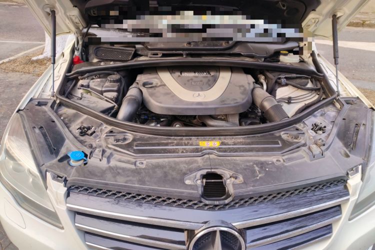 Used Mercedes-Benz R-Class 2011 R 300 L Business Model Engine Bay